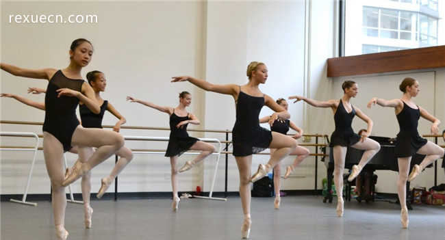 莫斯科大剧院芭蕾舞学院