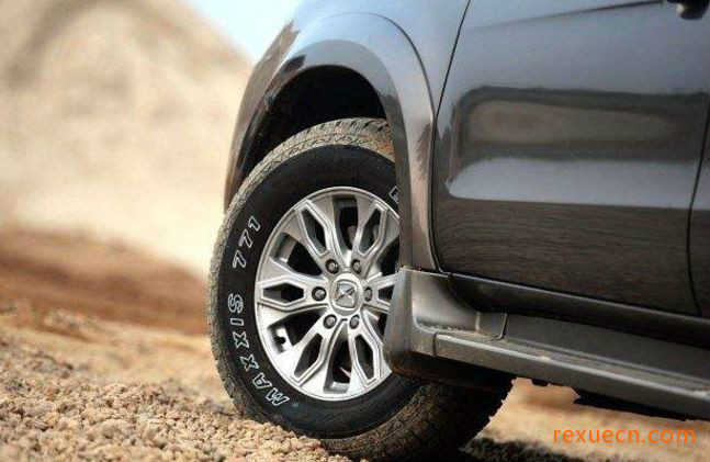 轮胎更换标准：轮胎即将失效的5大征兆，多少公里换轮胎