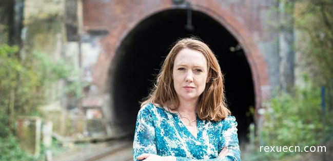 Paula Hawkins