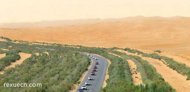 中国风景最美的10条自驾游公路五、塔里木沙漠公路