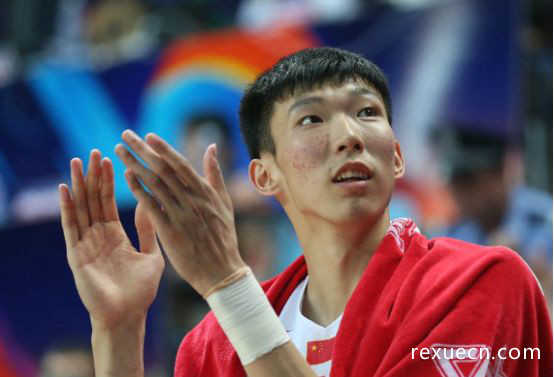 盘点中国五大现役最强的男篮运动员 易建联第一周琦垫底