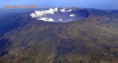 坦博拉火山喷发