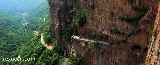 中国风景最美的10条自驾游公路十、郭亮挂壁公路