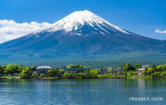日本旅游十大人气地区排行榜四、富士山